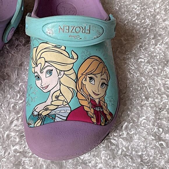 Crocs Girls Shoes Disney Frozen Crocs Clogs - Picture 4 of 8